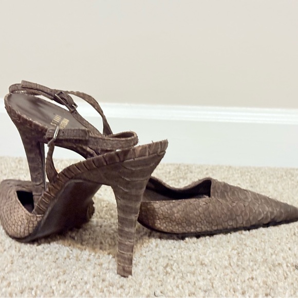 Stuart Weitzman Women's Taupe Slingback Heels - Picture 3 of 9